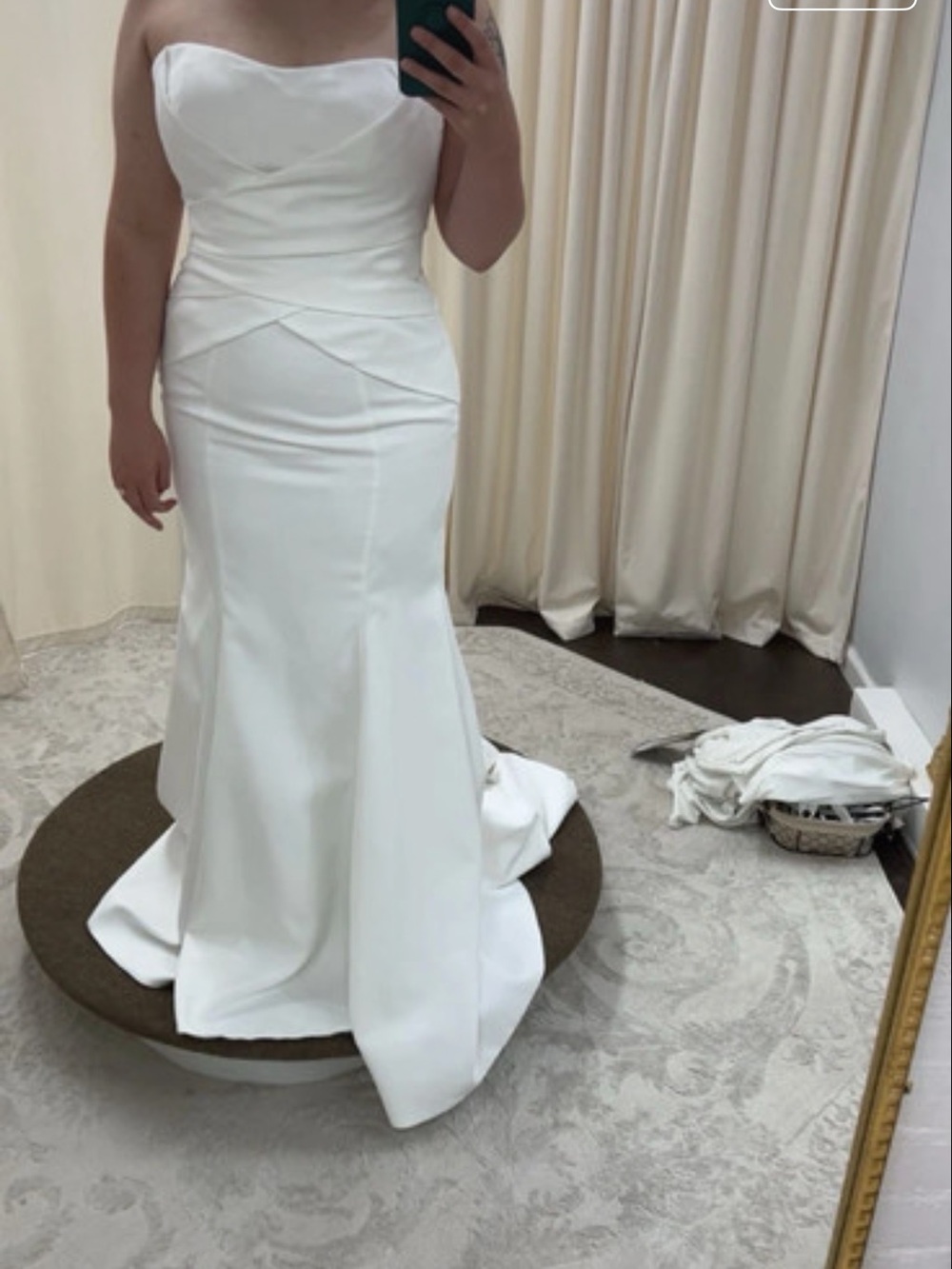 Elegant Strapless White Mermaid Wedding Dress